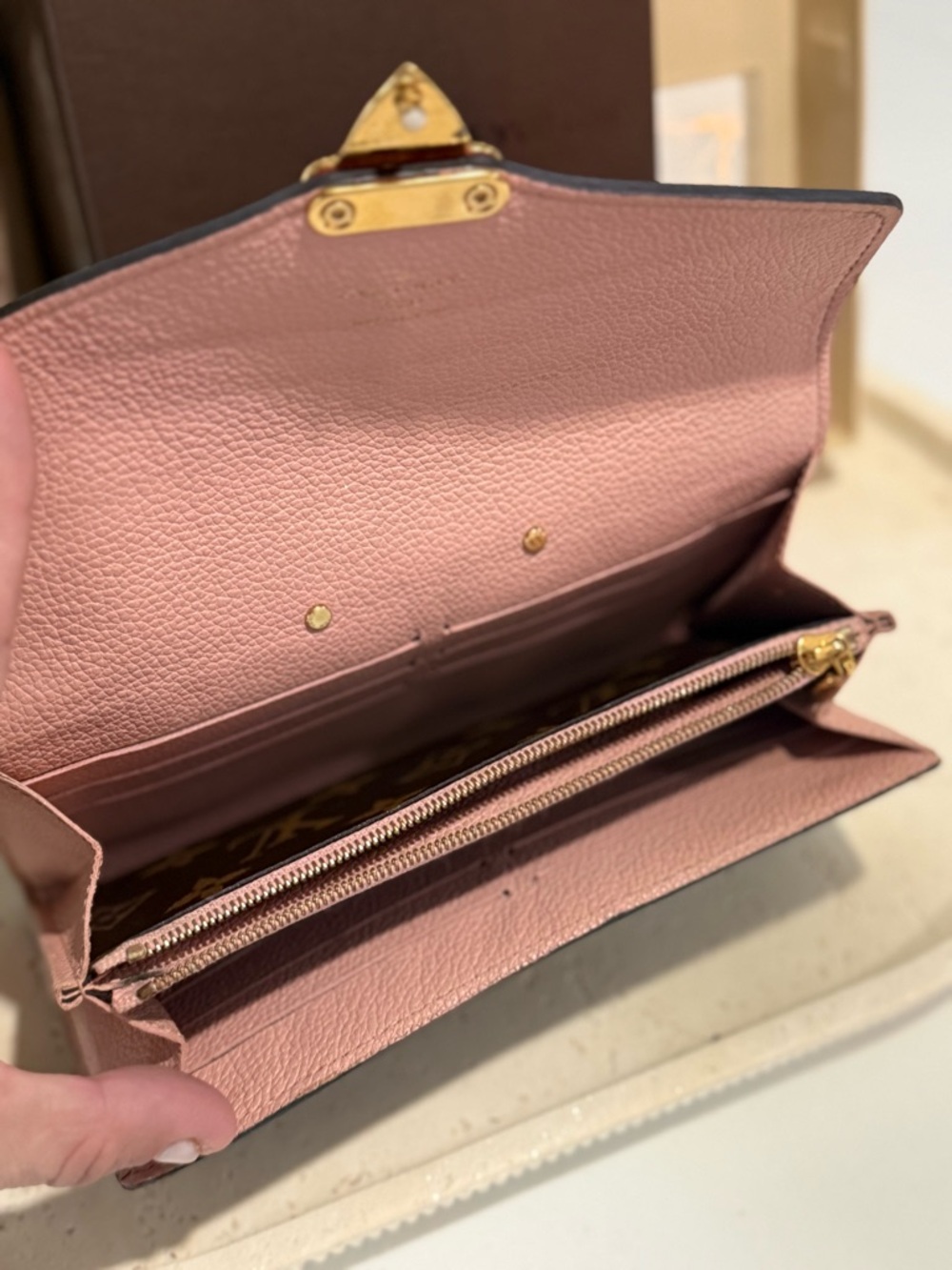 Louis Vuitton Pallas Wallet: Rose Ballerina - Picture 10 of 15